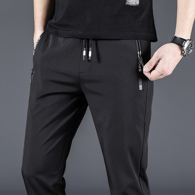 黑褲子扔了吧!現(xiàn)在流行穿這&ldquo;開(kāi)車褲&rdquo;,不緊不勒不沾灰,賊拉風(fēng)