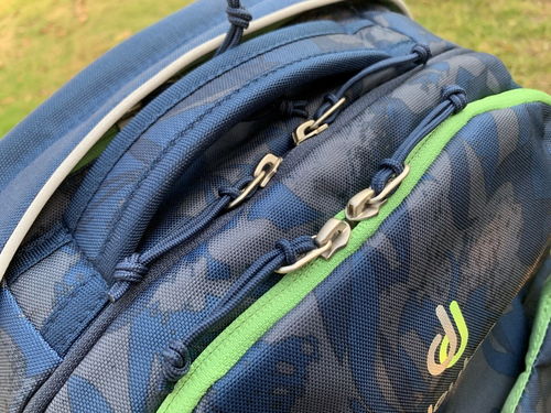 舒適度高,透氣性好,還能讓孩子昂首挺胸起來(lái) deuter學(xué)生護(hù)脊書(shū)包